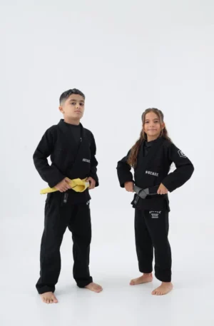 KIMONO INFANTIL MODELO IRON PRETO