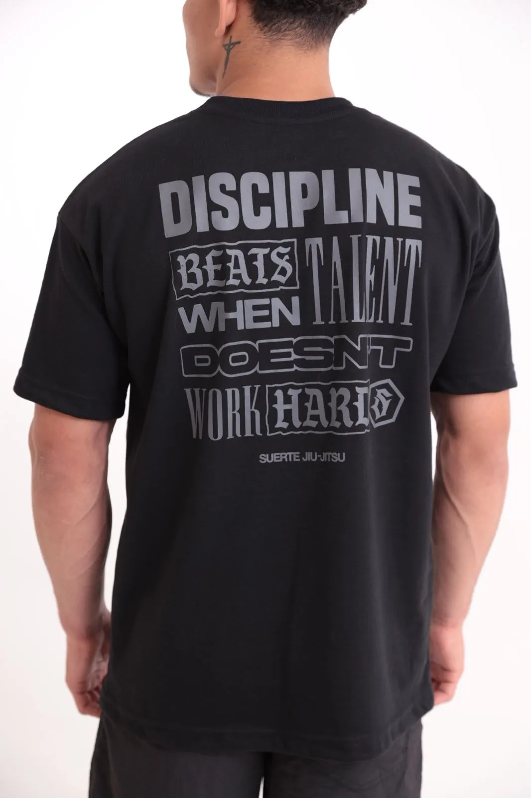 REMERA DISCIPLINE