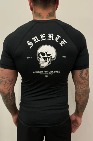 RASH GUARD CAVEIRA